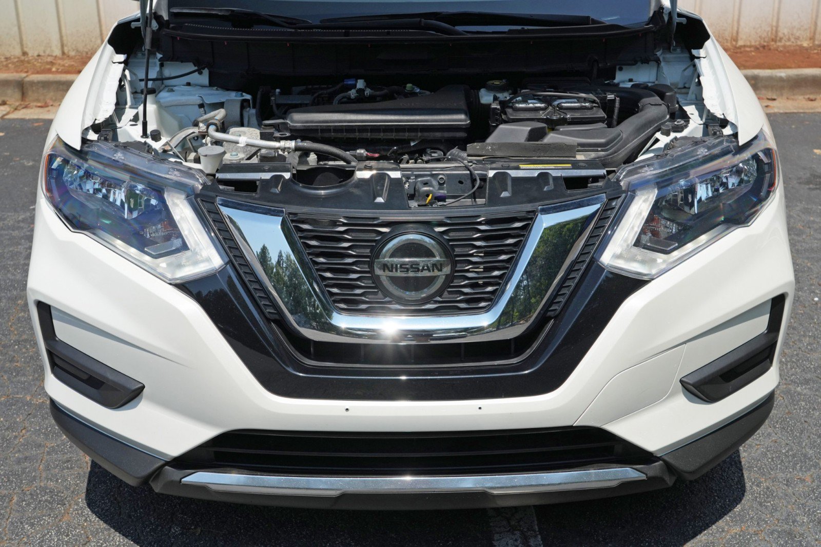 Used 2018 Nissan Rogue SV w/ Premium Package AWD/4WD image 7