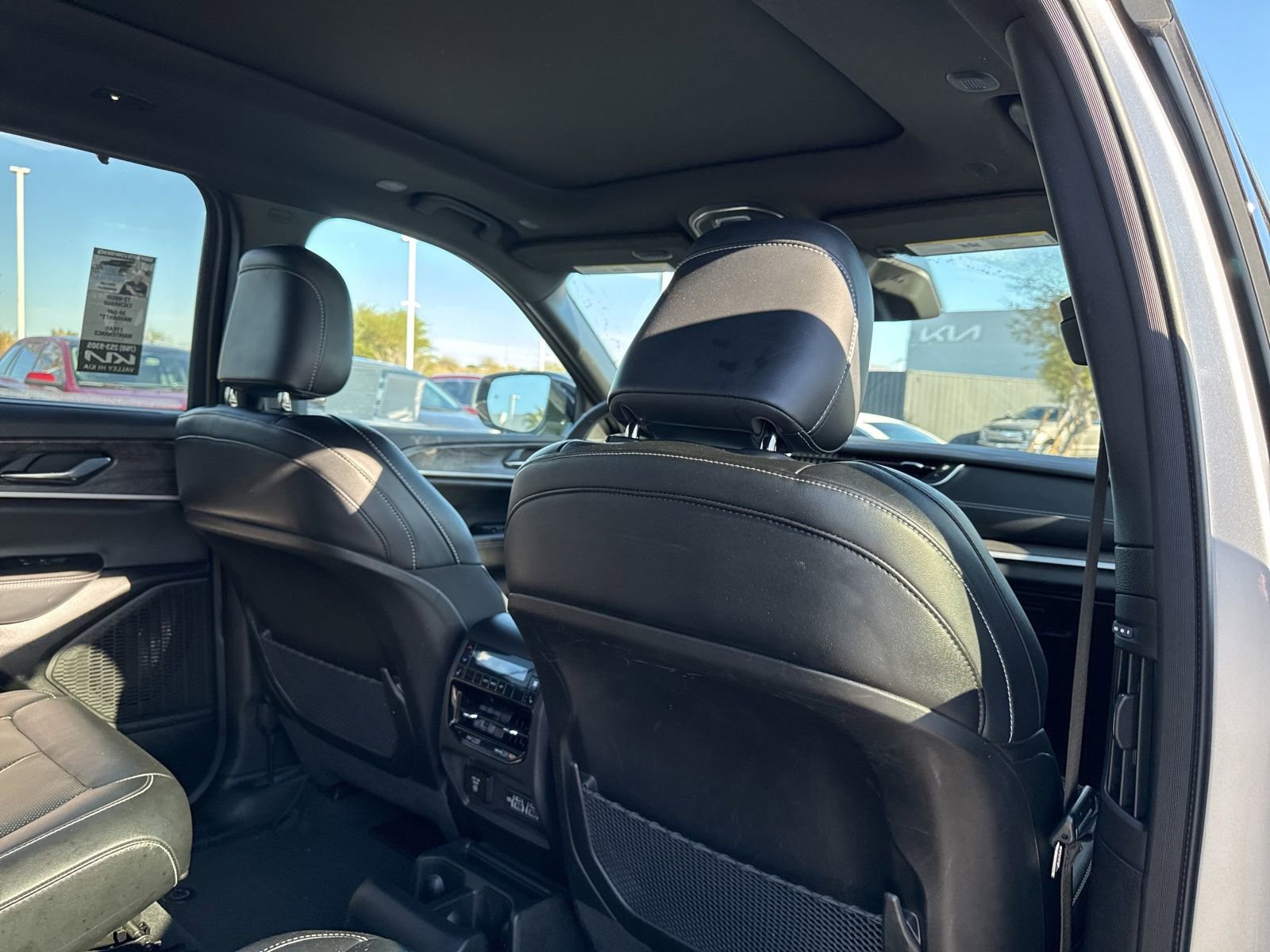 Used 2024 Jeep Grand Cherokee L Limited w/ Luxury Tech Group II image 24