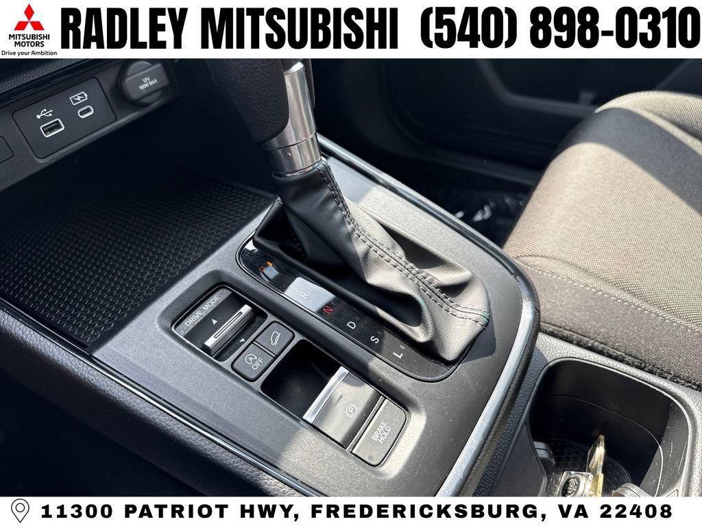 Used 2024 Honda CR-V EX image 11