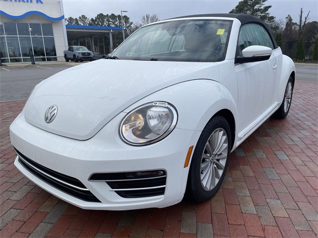 Used 2019 Volkswagen Beetle 2.0T SE image 1