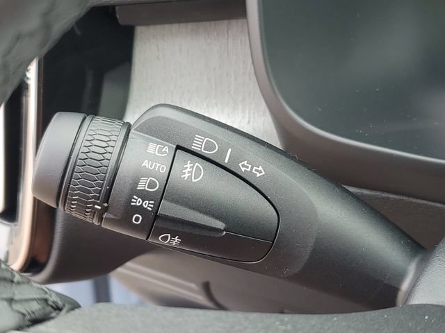 New 2026 Volvo XC40 B5 Plus w/ Protection Package Premier AWD/4WD image 9