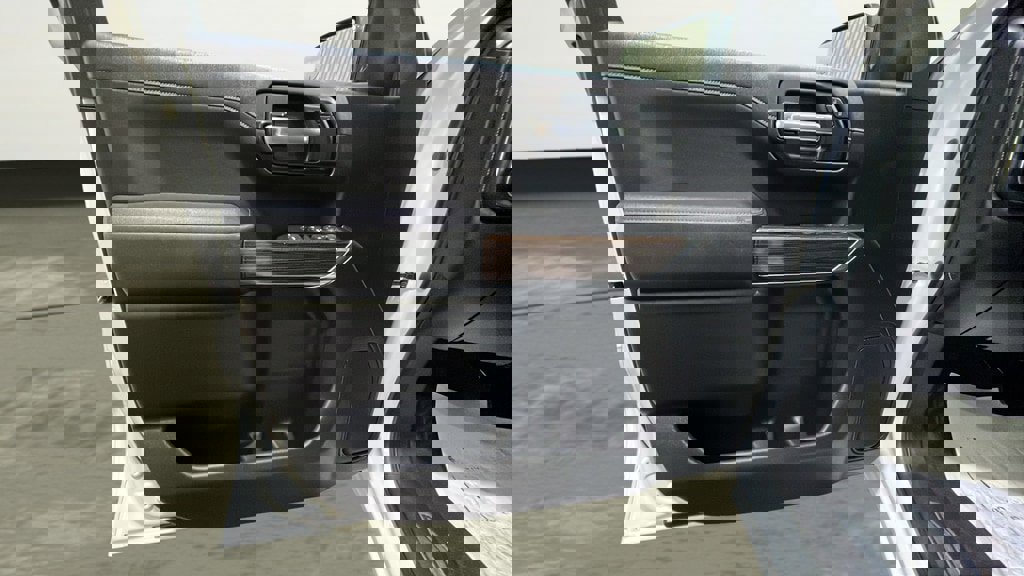 Used 2020 Chevrolet Silverado 1500 LT w/ All-Star Edition image 16