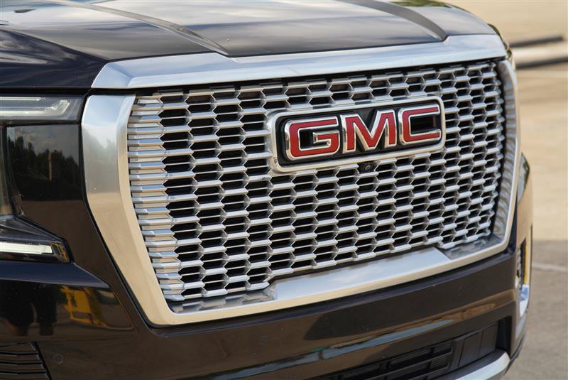 Used 2021 GMC Yukon Denali w/ Denali Premium Package AWD/4WD image 28