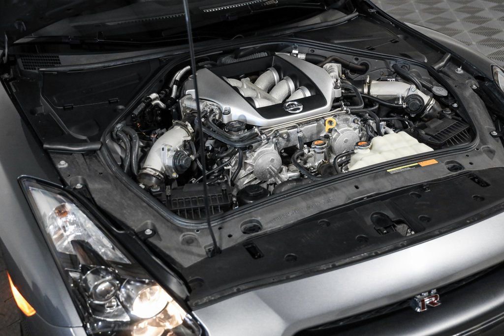 Used 2009 Nissan GT-R Premium image 14