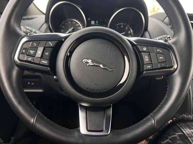Used 2019 Jaguar F-TYPE Convertible RWD image 19