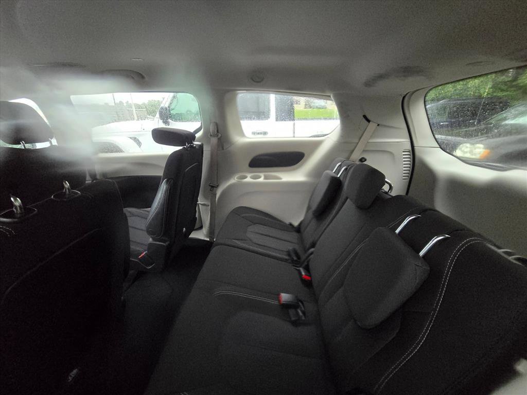 Used 2023 Chrysler Voyager LX FWD image 6