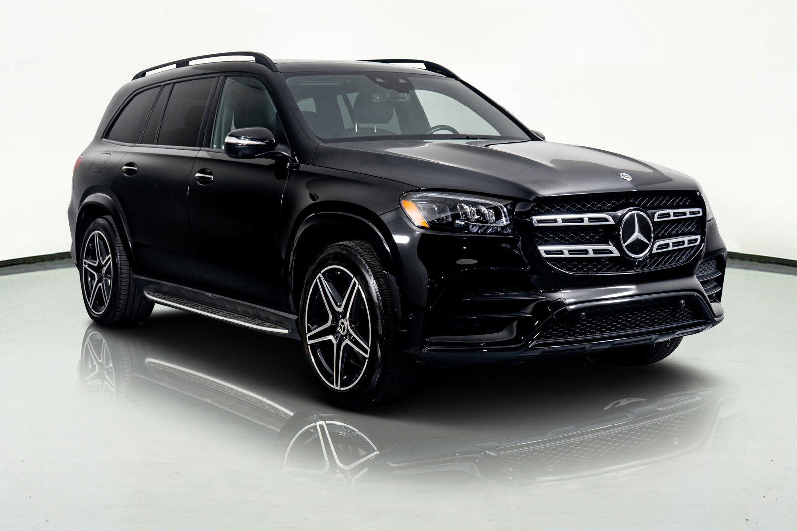 Used 2023 Mercedes-Benz GLS 580 4MATIC image 5