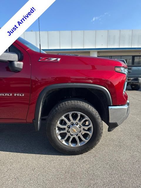 Used 2025 Chevrolet Silverado 2500 LTZ w/ LTZ Convenience Package AWD/4WD image 12