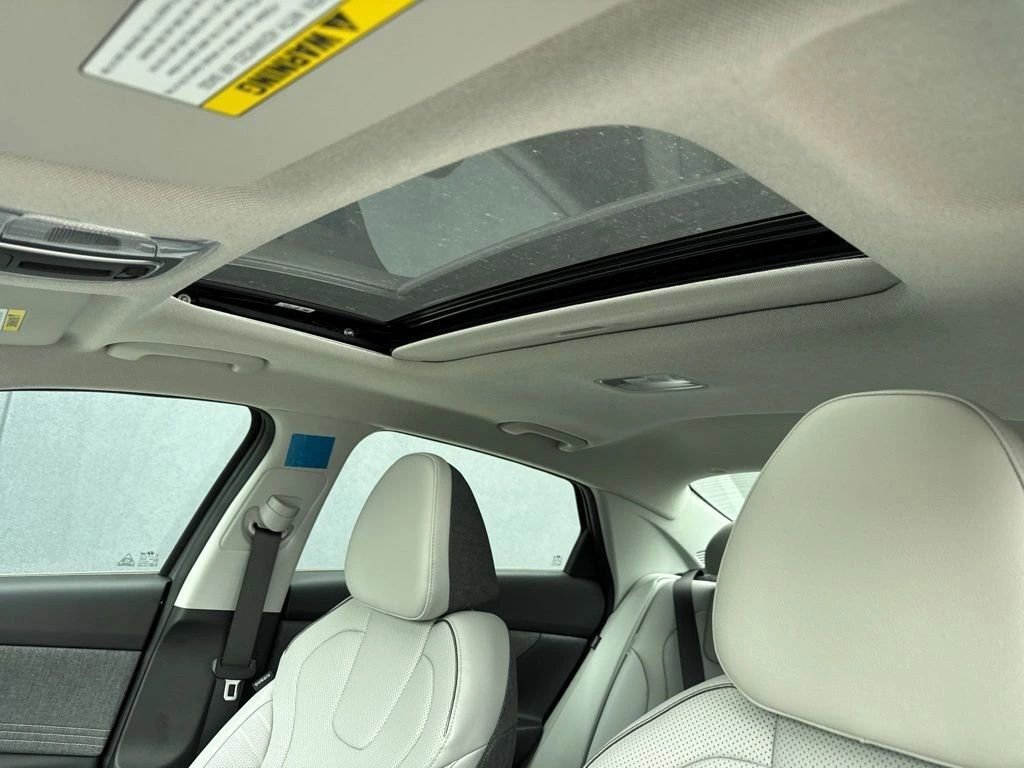New 2026 Hyundai Elantra Limited FWD image 16