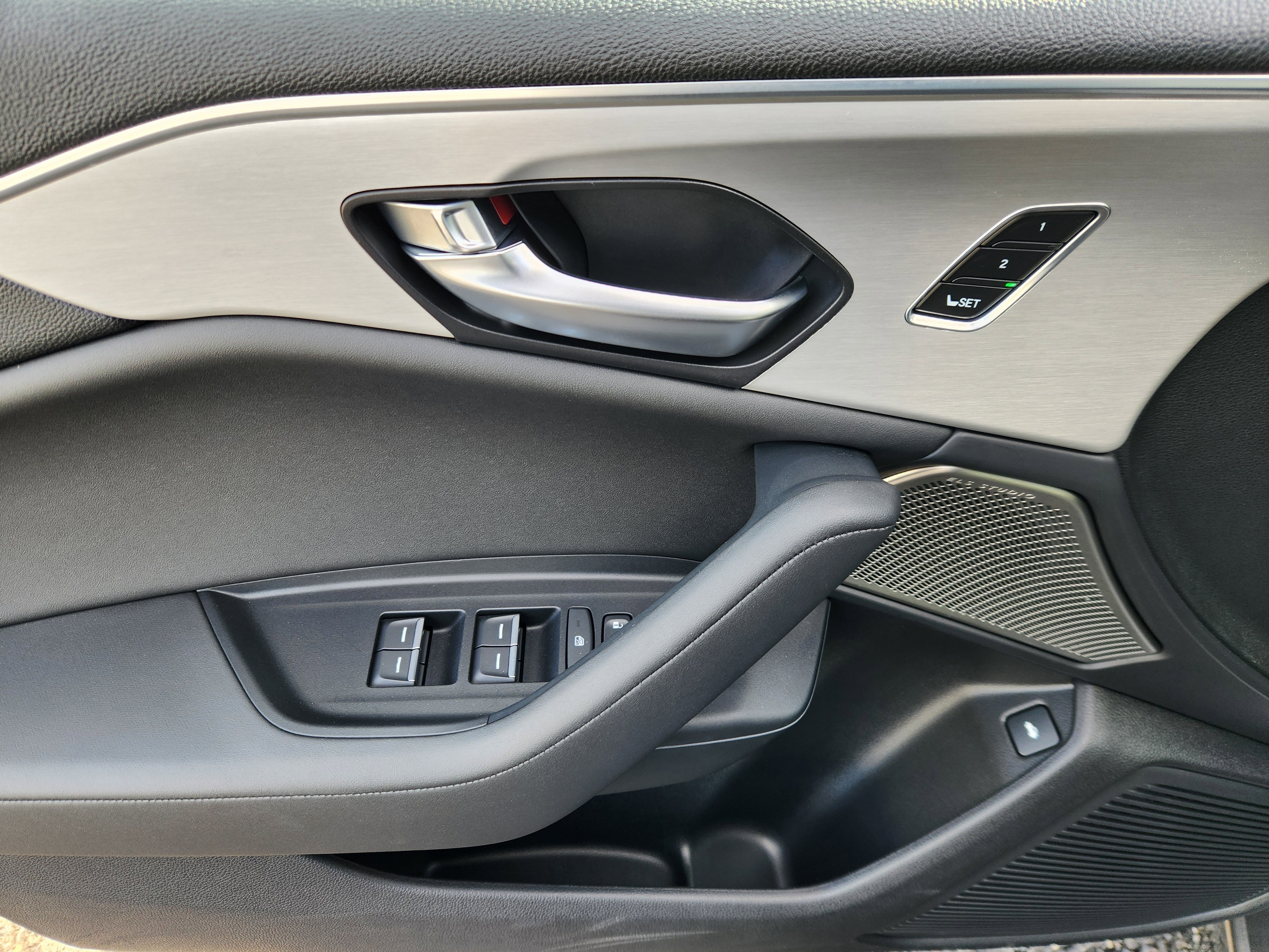 Certified 2025 Acura TLX w/ Technology Package image 18