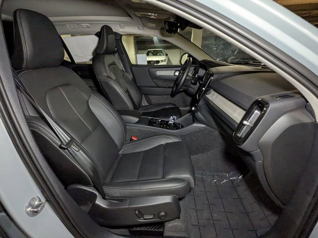 New 2025 Volvo XC40 B5 Ultra w/ Climate Package image 30