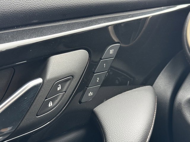 Used 2025 Chevrolet Blazer Premier w/ Driver Confidence II Package image 32