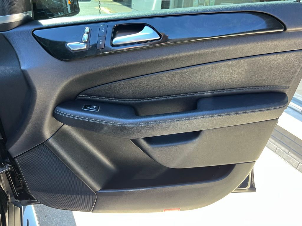 Used 2019 Mercedes-Benz GLE 400 4MATIC image 30