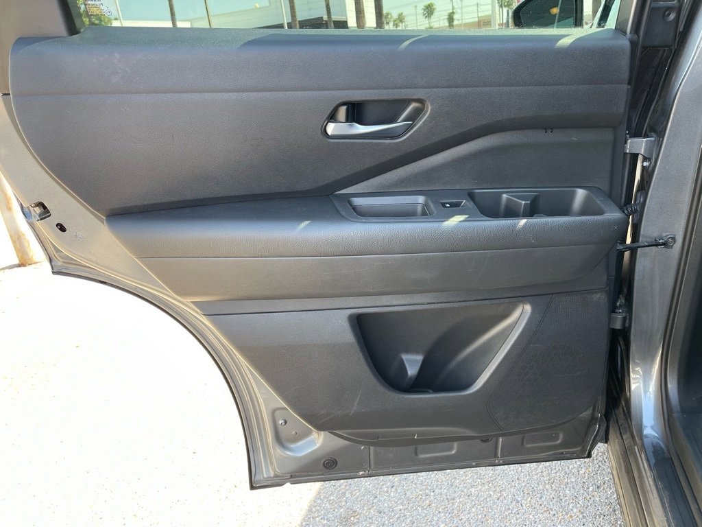 Used 2022 Nissan Pathfinder SV image 19