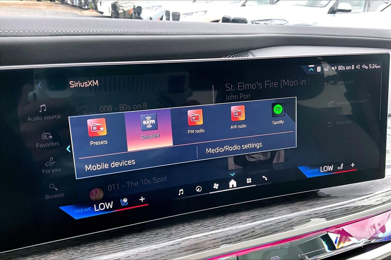 Certified 2026 BMW 740i xDrive AWD/4WD image 36