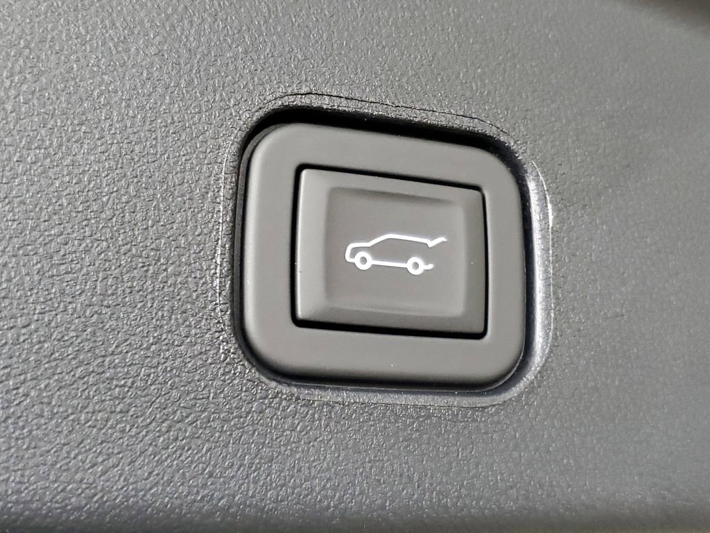 New 2026 Cadillac Lyriq Luxury RWD image 8