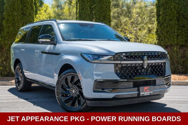 Used 2025 Lincoln Navigator Reserve w/ Jet Appearance Package image 5