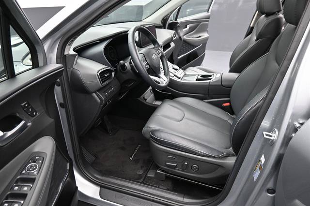 Used 2023 Hyundai Santa Fe Limited w/ Cargo Package FWD image 10