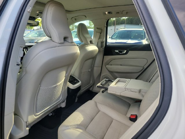 Used 2021 Volvo XC60 T5 Inscription w/ Protection Package FWD image 13