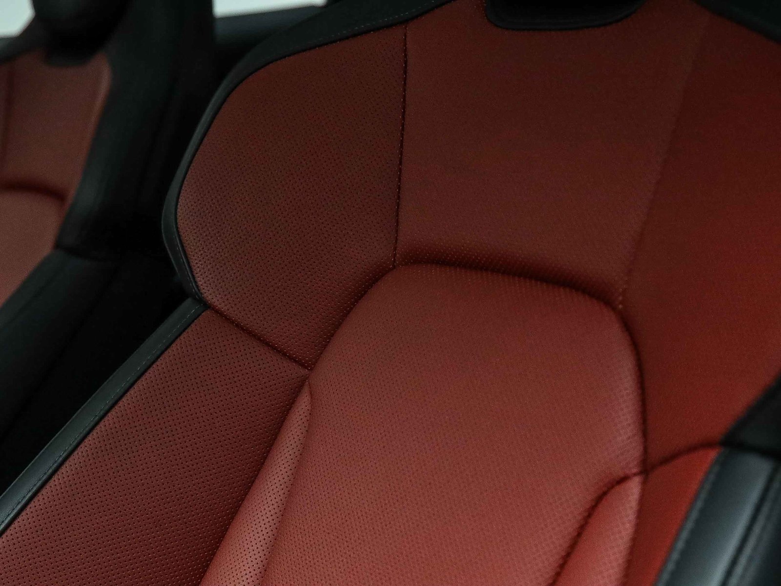Used 2025 Porsche Taycan 4S image 20