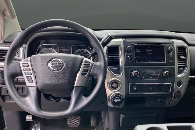 Used 2019 Nissan Titan SV AWD/4WD image 11