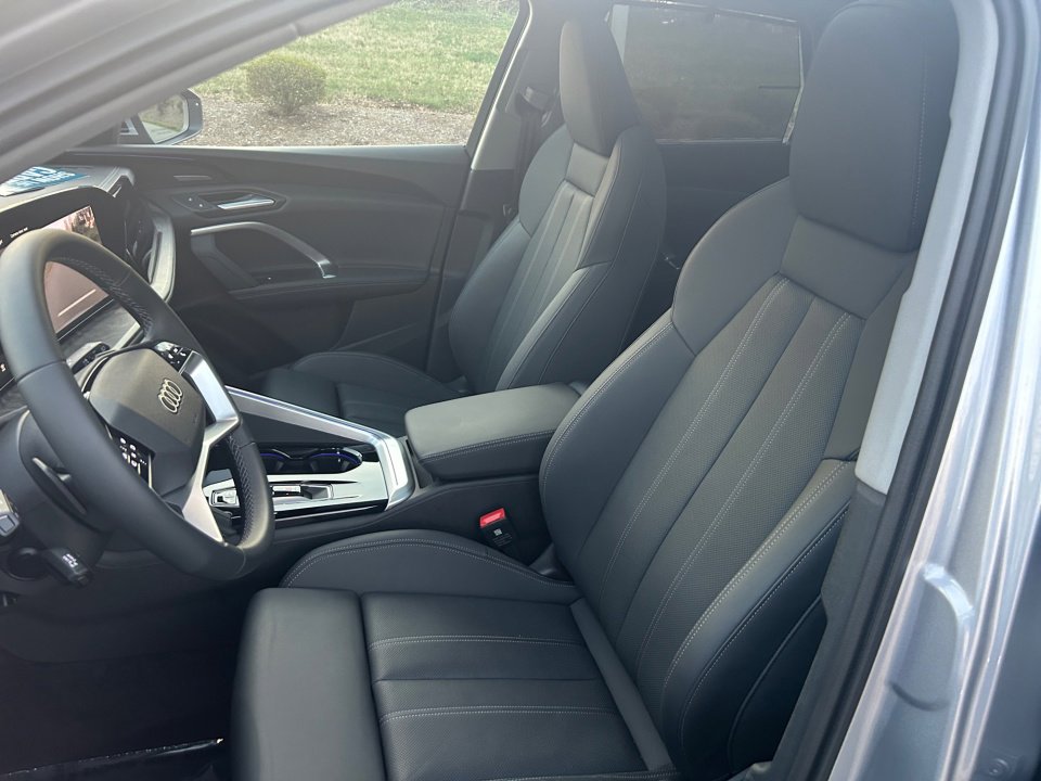 Used 2025 Audi Q5 Premium Plus w/ Premium Plus image 30