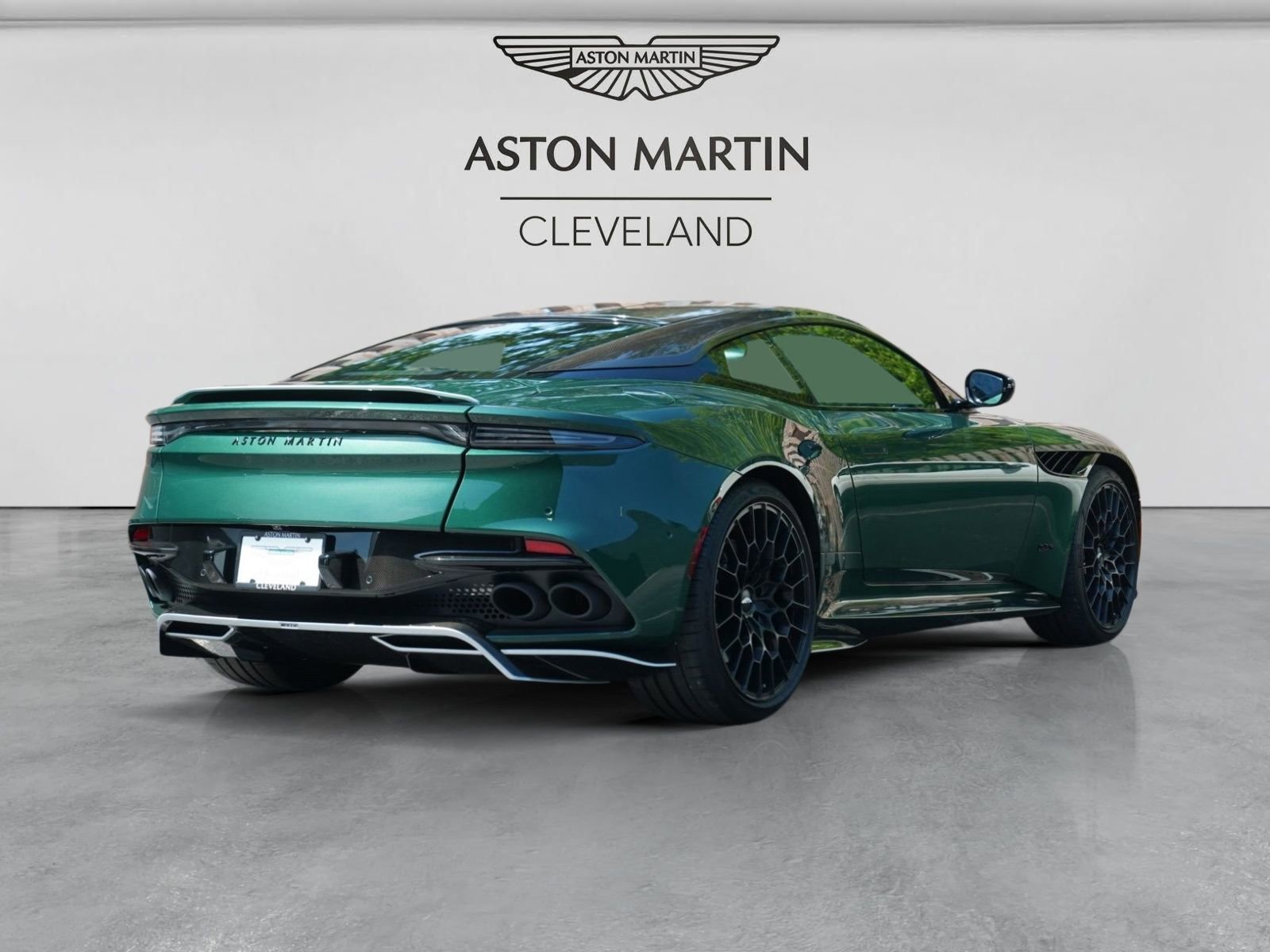 Used 2023 Aston Martin DBS Coupe RWD image 46