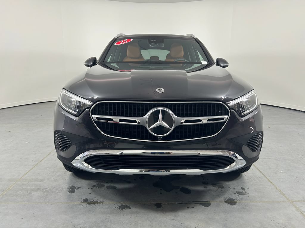 Used 2025 Mercedes-Benz GLC 350e 4MATIC image 10