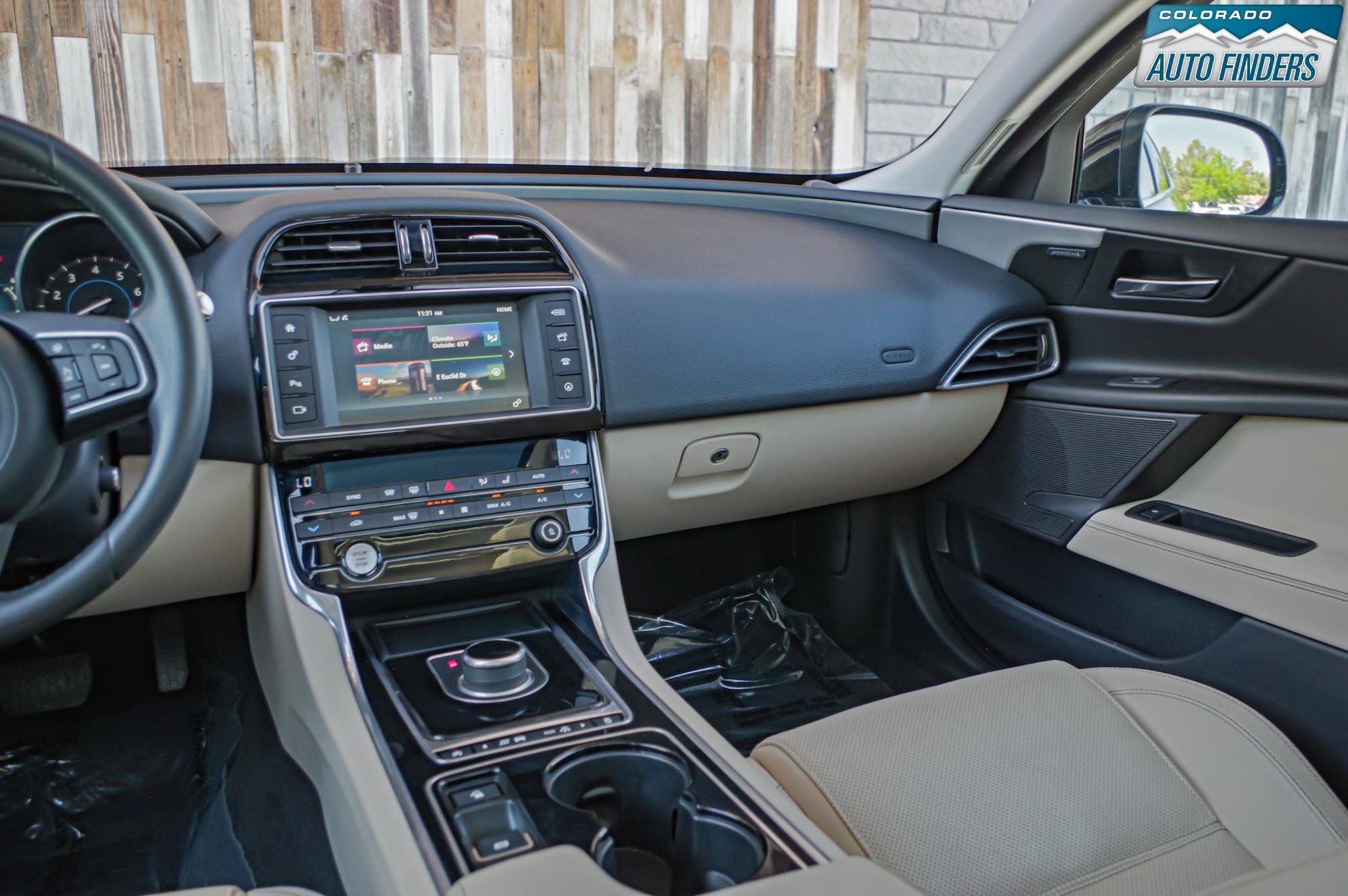 Used 2017 Jaguar XE Prestige AWD/4WD image 17