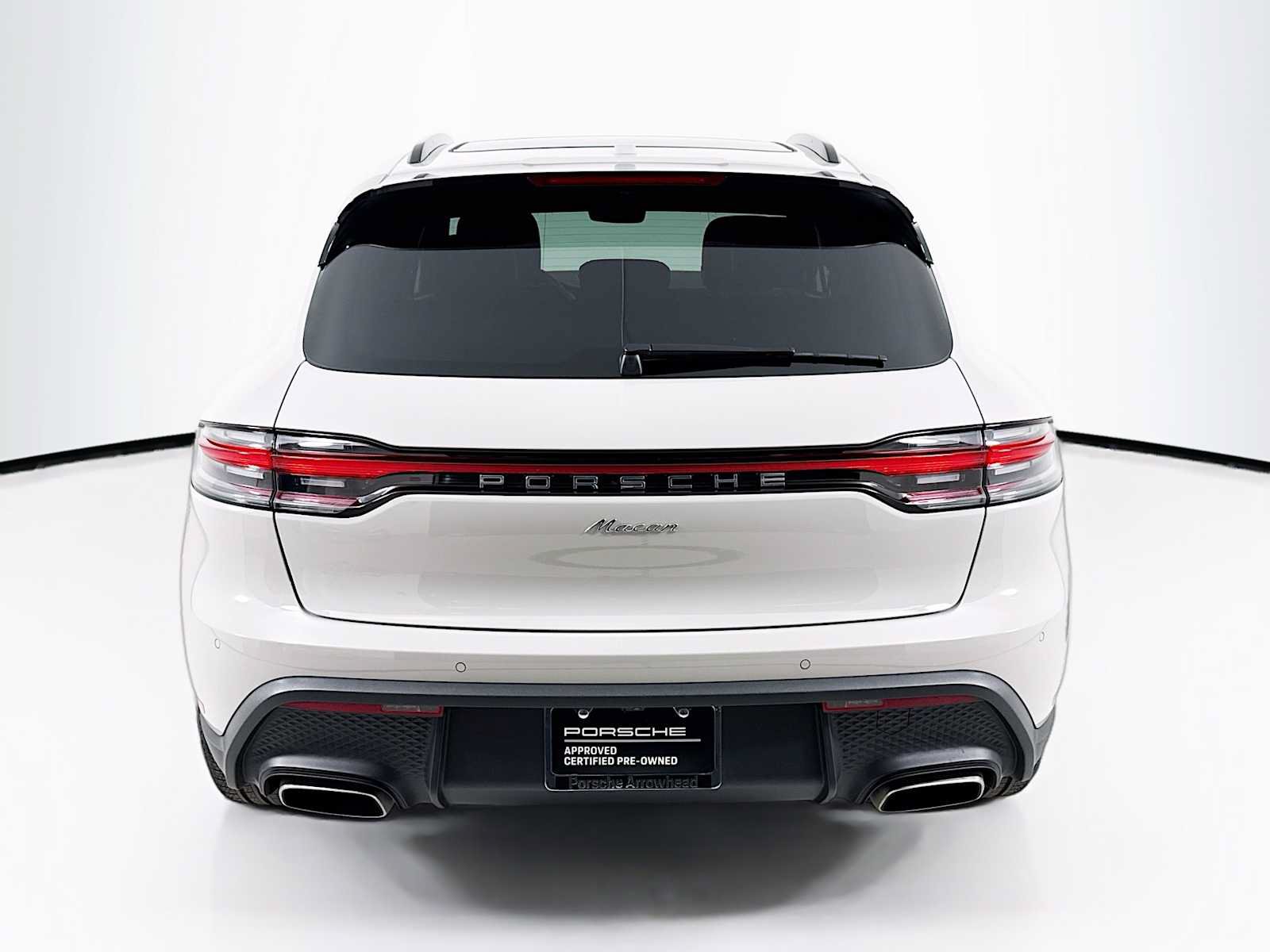 Certified 2025 Porsche Macan AWD/4WD image 10