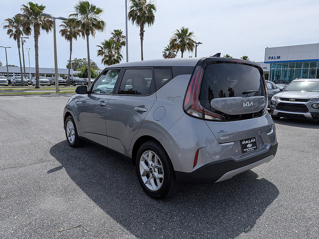 Used 2023 Kia Soul LX w/ LX Technology Package FWD image 8