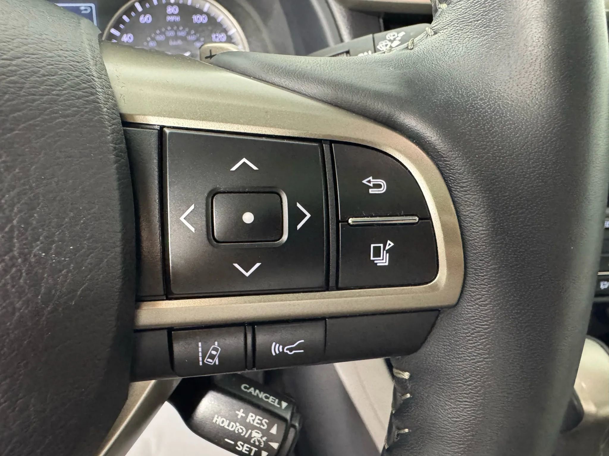 Used 2022 Lexus RX 350 FWD w/ Premium Package image 16