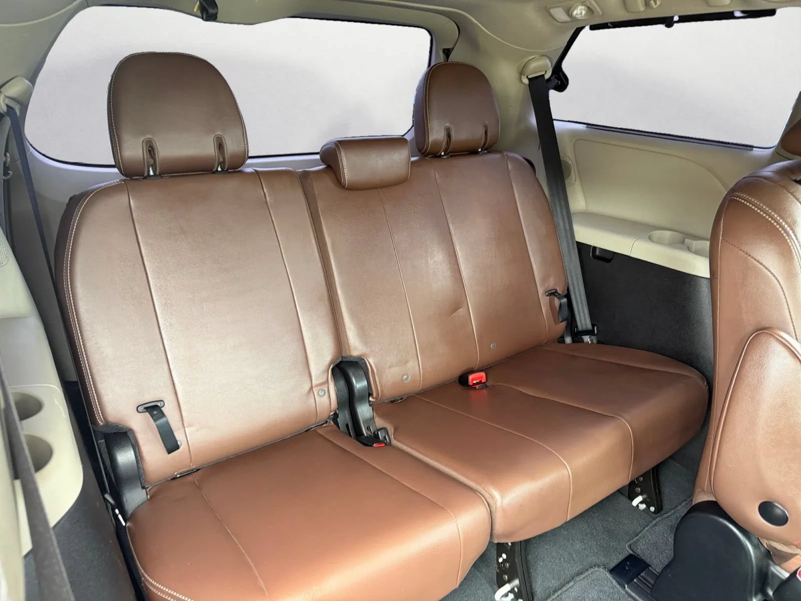 Used 2019 Toyota Sienna Limited Premium w/ Carpet Mat Package AWD/4WD image 30
