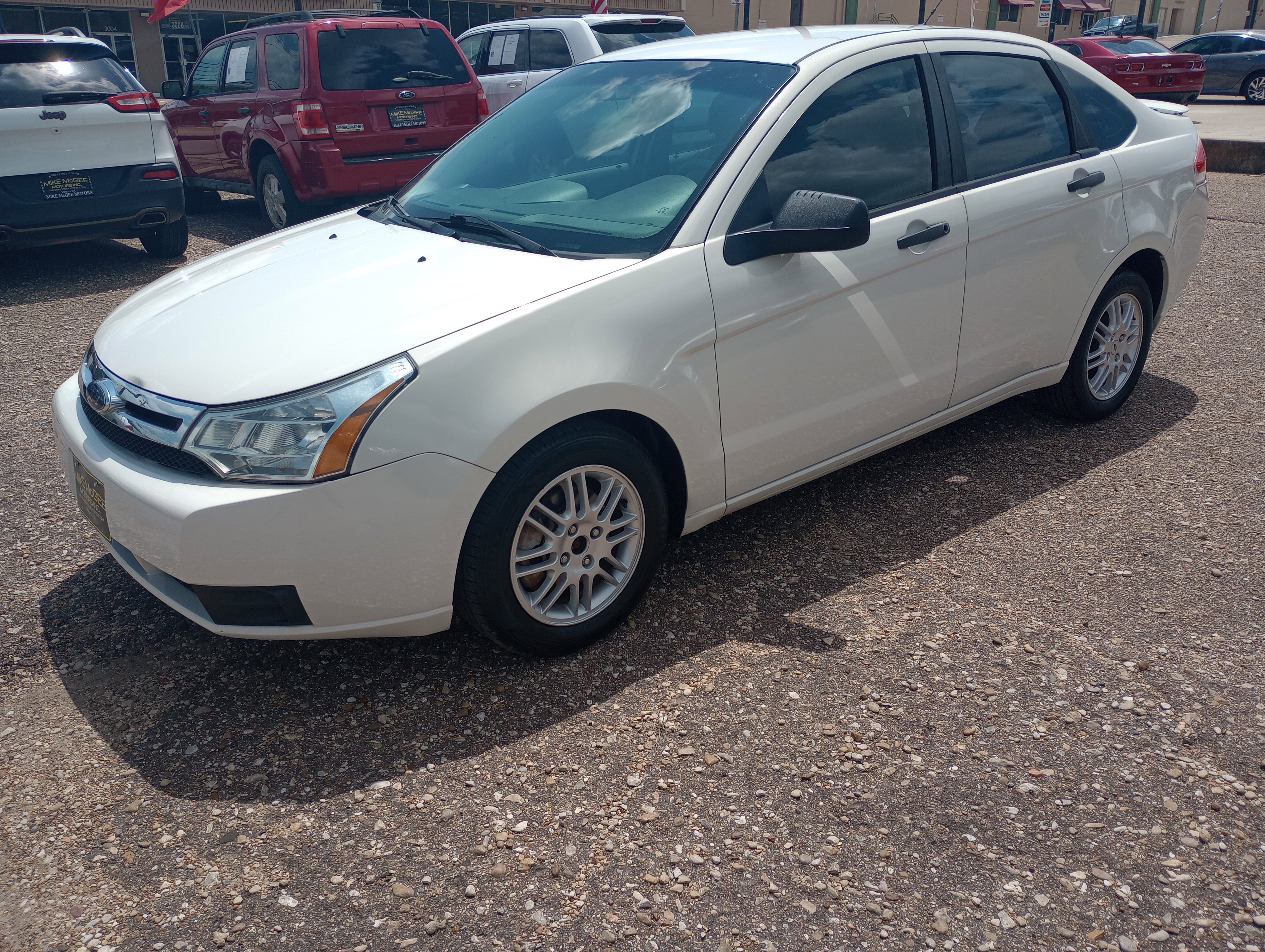Used 2010 Ford Focus SE image 3