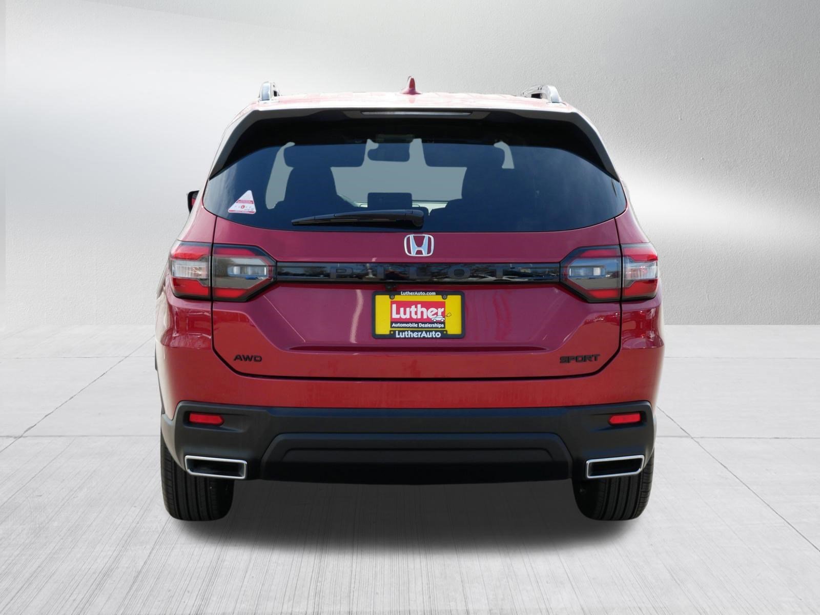 Certified 2025 Honda Pilot Sport image 6