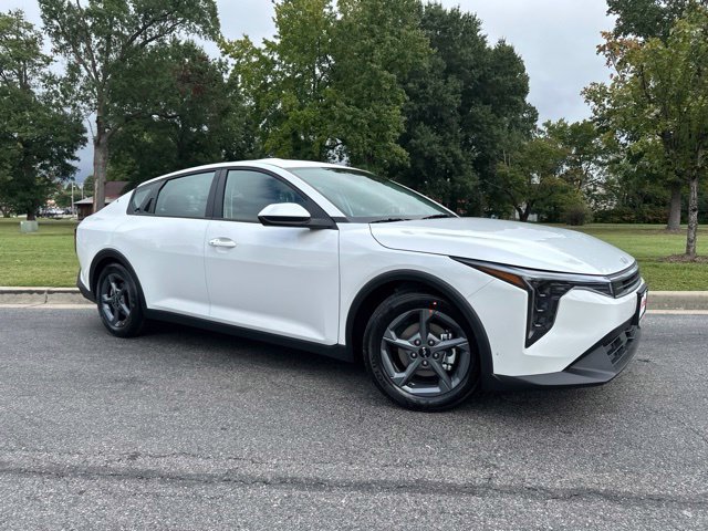 New 2026 Kia K4 FWD image 2