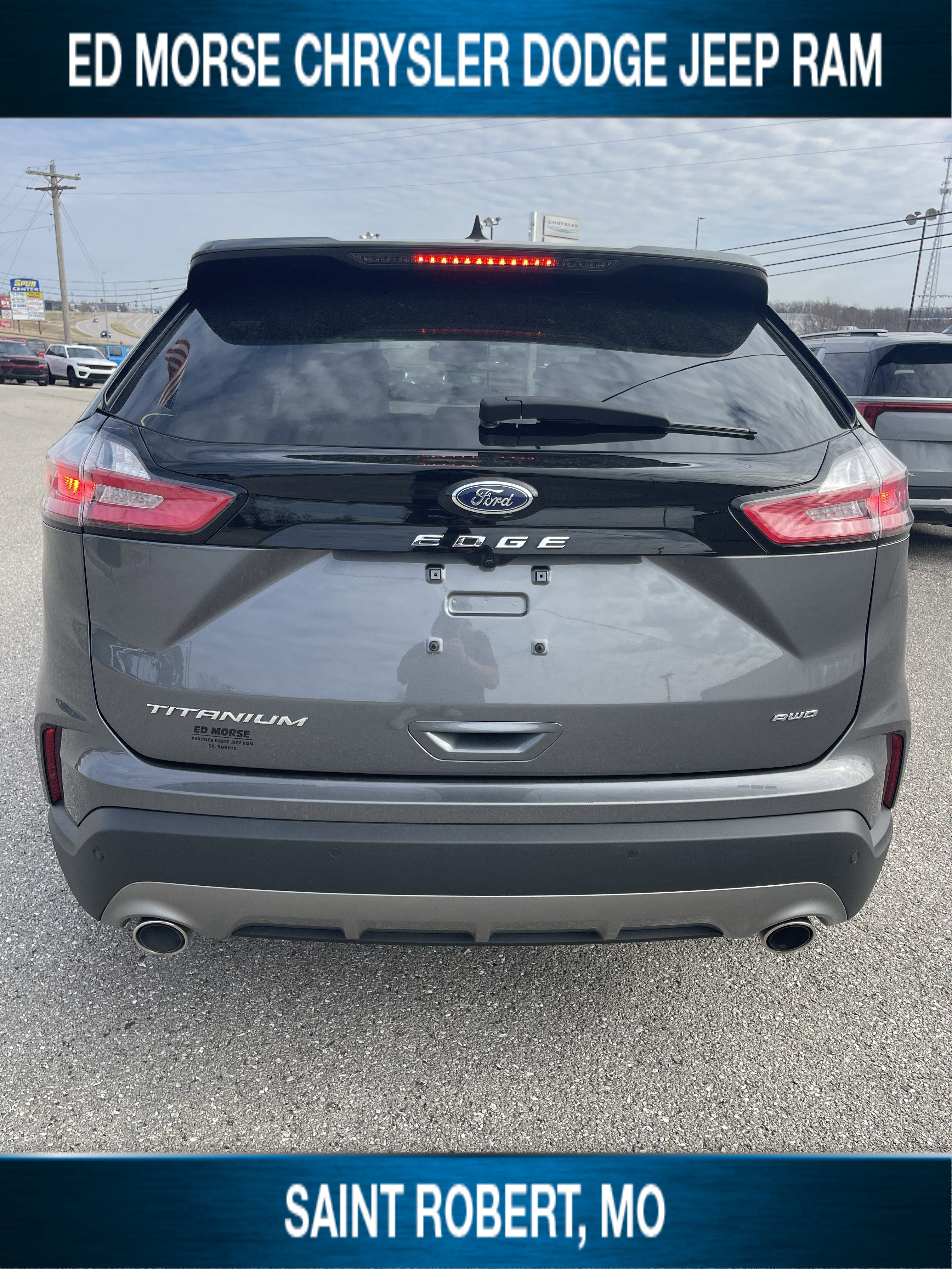 Used 2024 Ford Edge Titanium AWD/4WD image 3