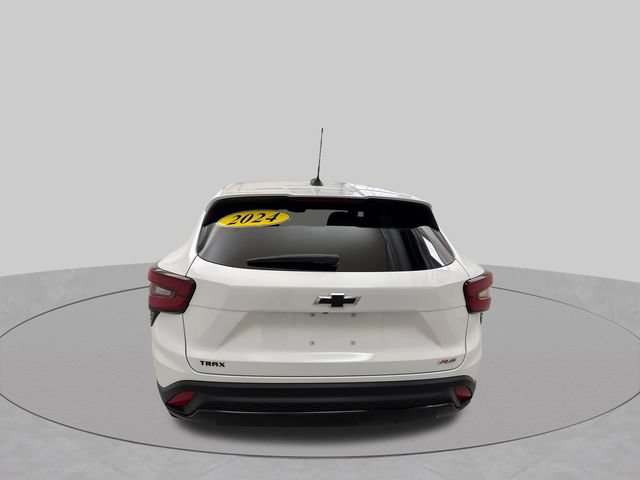 Used 2024 Chevrolet Trax RS w/ Driver Confidence Package FWD image 4