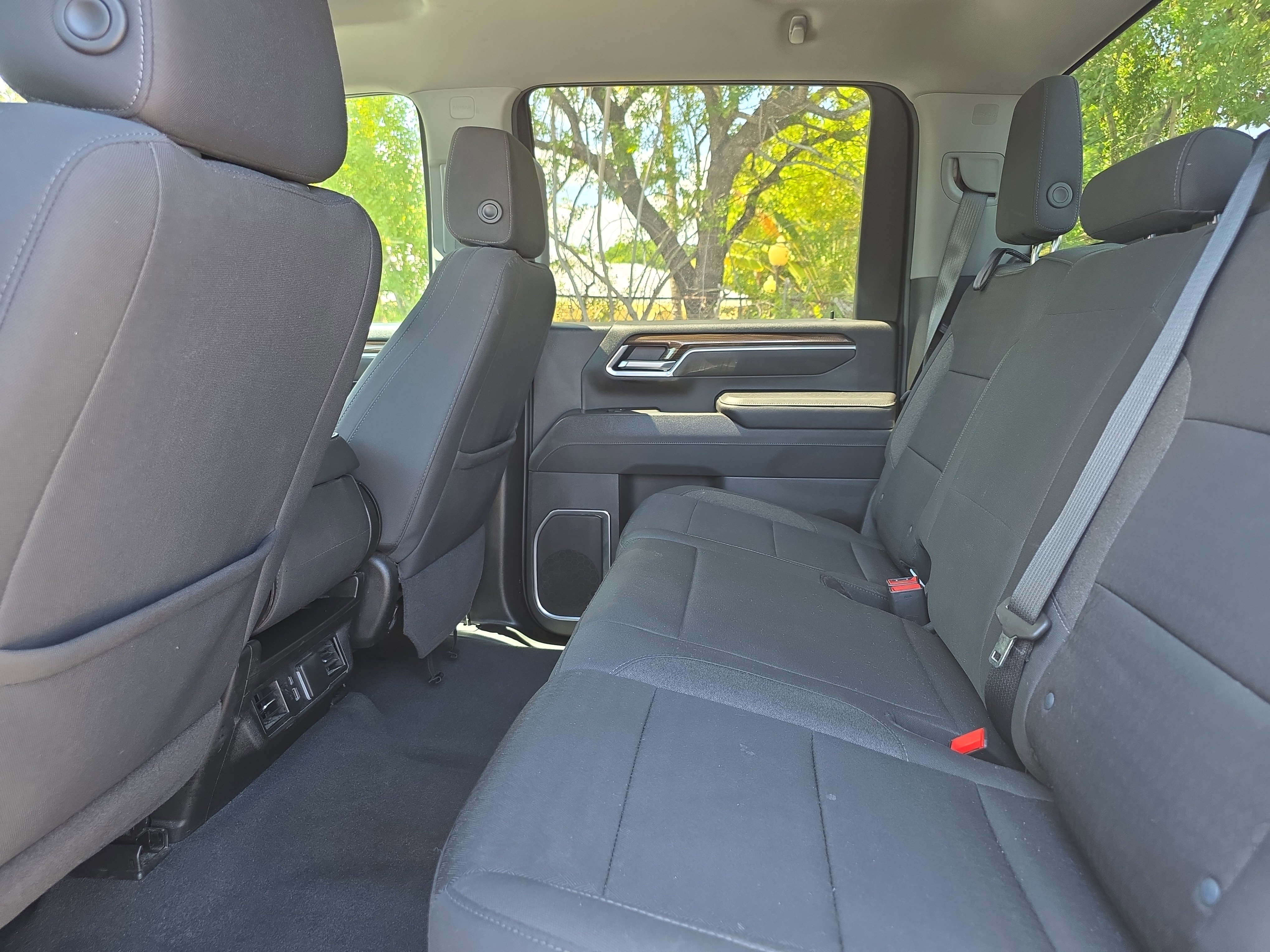 Used 2025 Chevrolet Silverado 2500 LT w/ Convenience Package AWD/4WD image 16