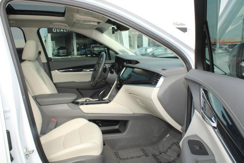 Used 2024 Cadillac XT6 Premium Luxury AWD/4WD image 17