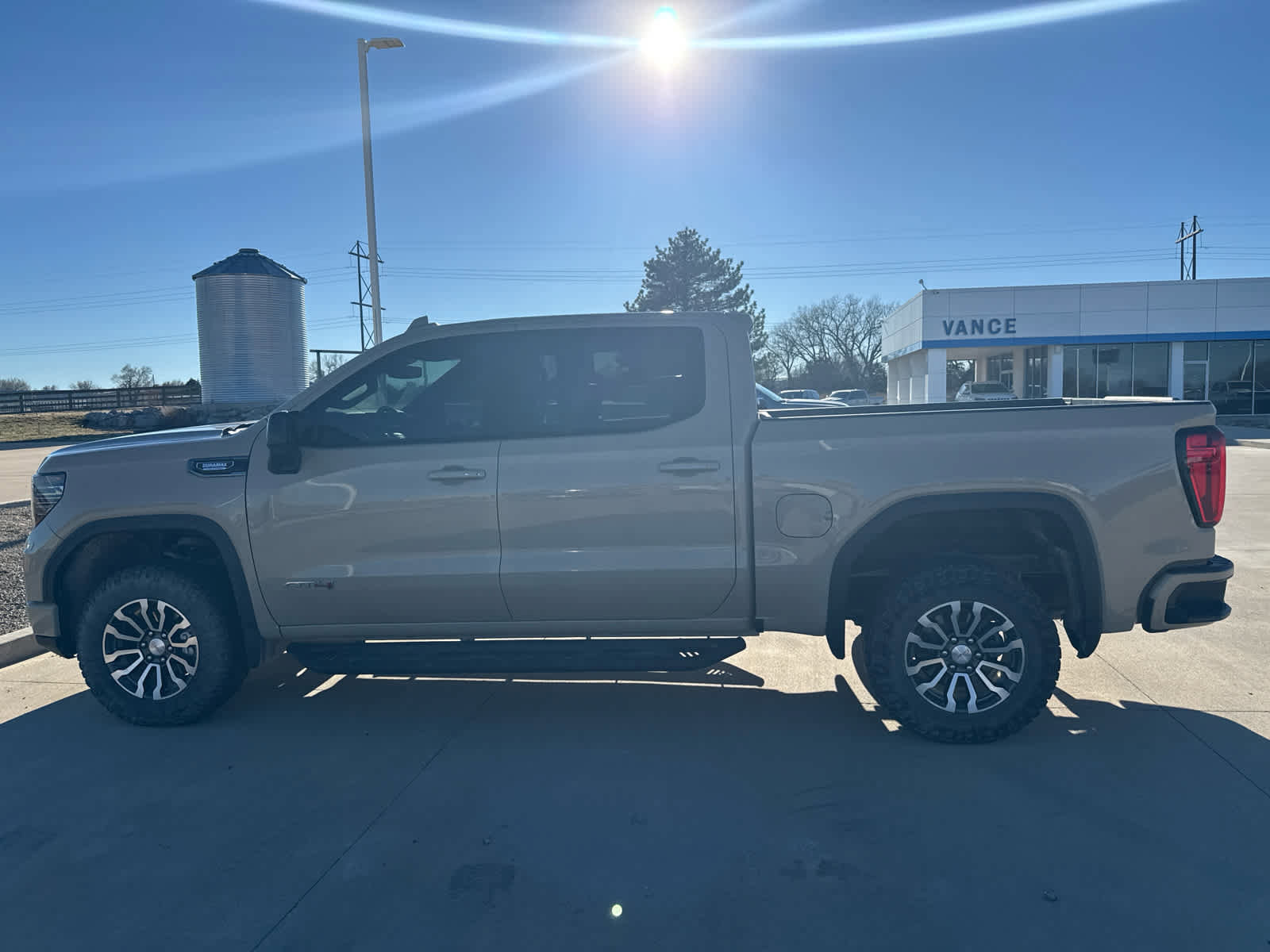 Used 2022 GMC Sierra 1500 AT4 image 5