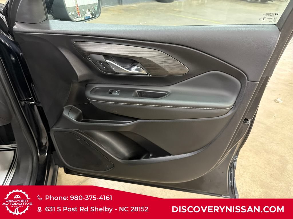 Used 2024 GMC Terrain SLT AWD/4WD image 39
