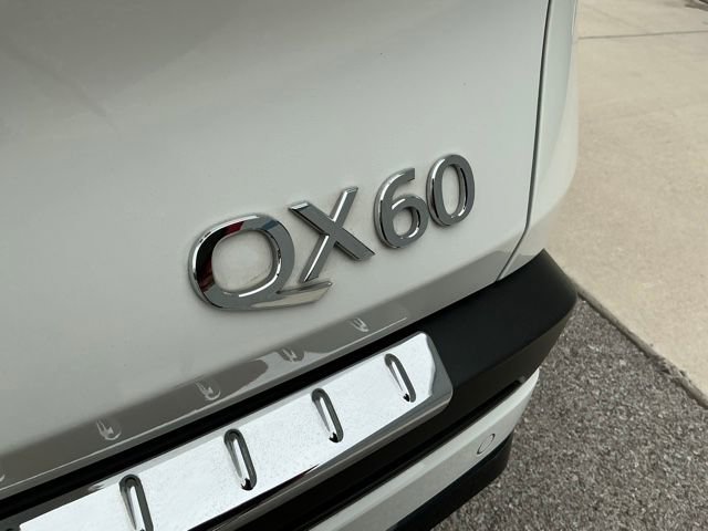 Used 2024 INFINITI QX60 Pure w/ Cargo Package FWD image 6
