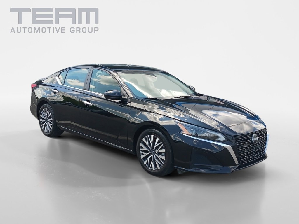 Used 2023 Nissan Altima 2.5 SV