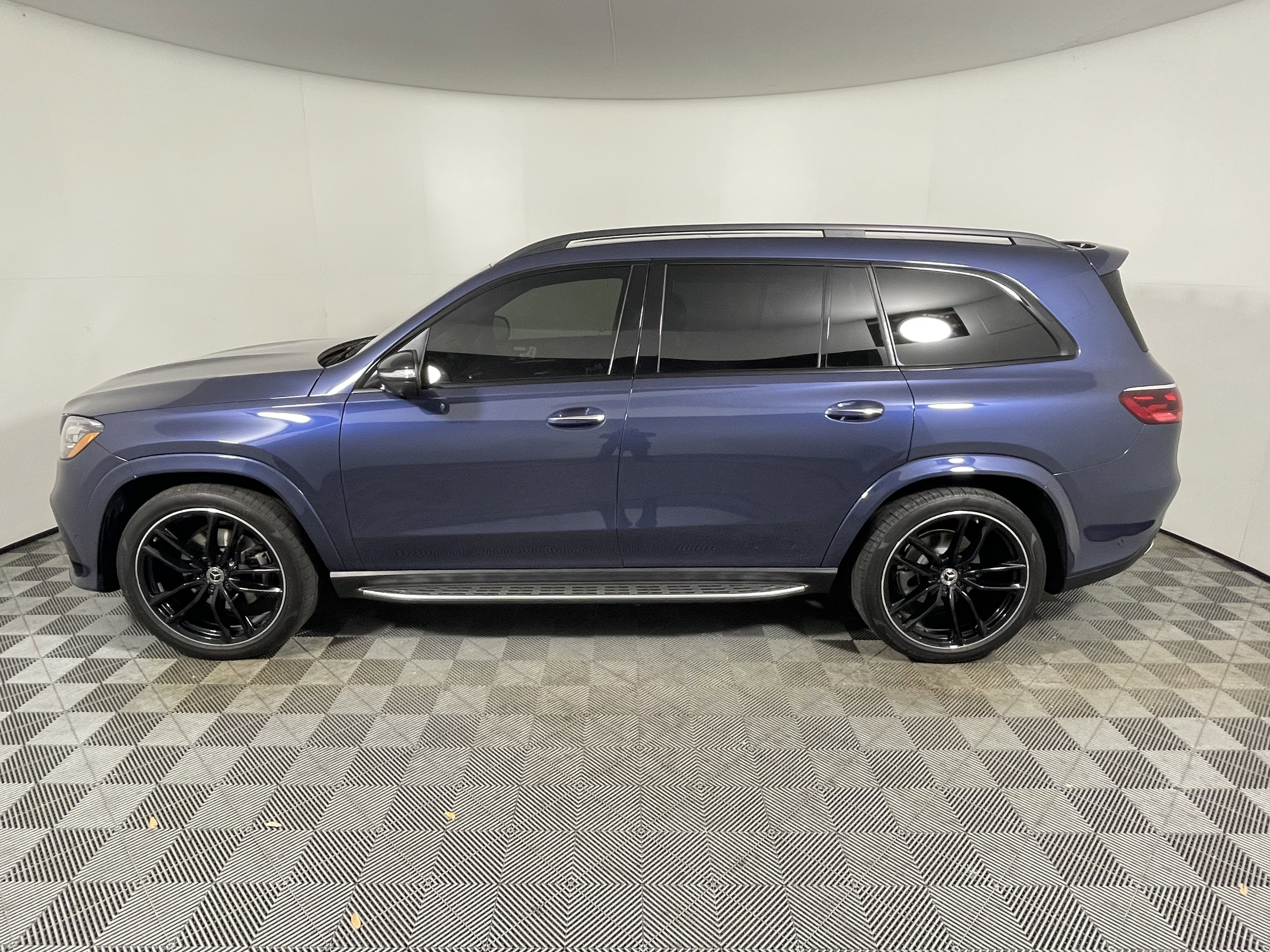 Certified 2024 Mercedes-Benz GLS 450 4MATIC image 2