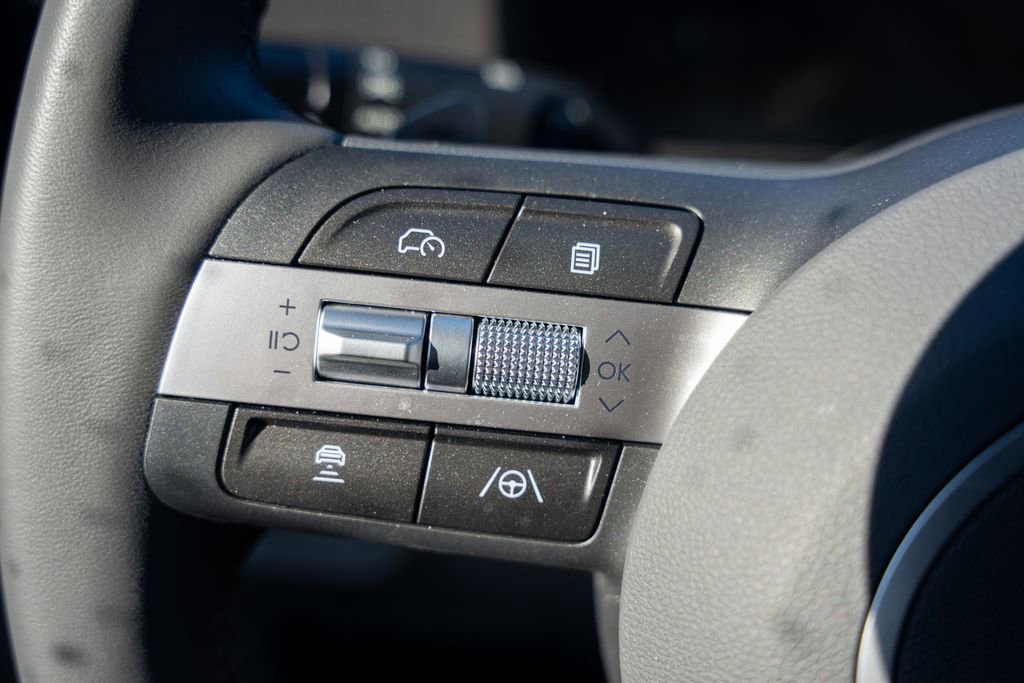 Certified 2025 Hyundai Kona SEL image 21