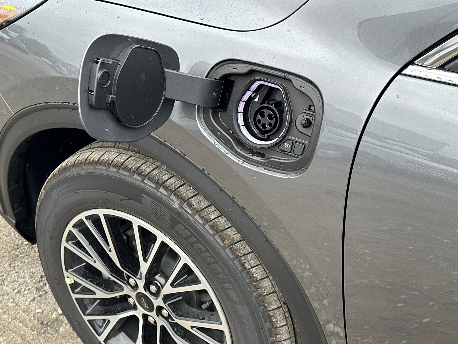 New 2026 Ford Escape SE image 14