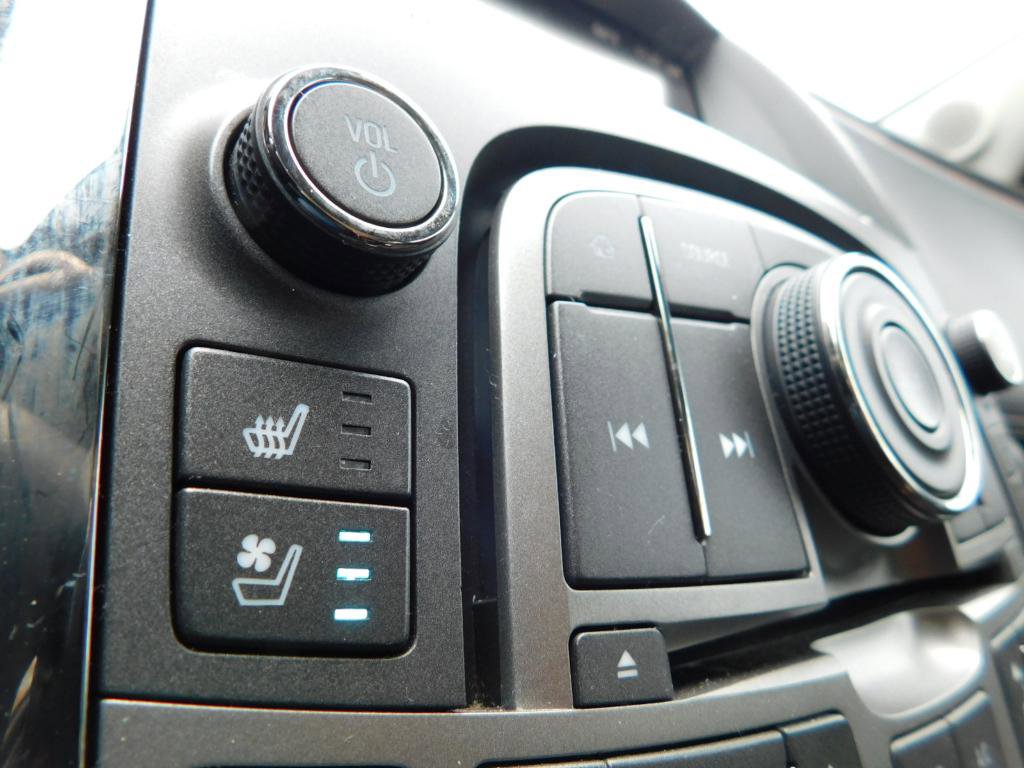 Used 2013 Buick LaCrosse Premium FWD image 17