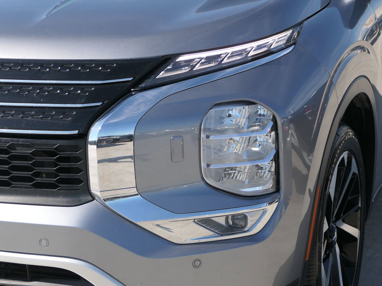 Used 2024 Mitsubishi Outlander SE image 9