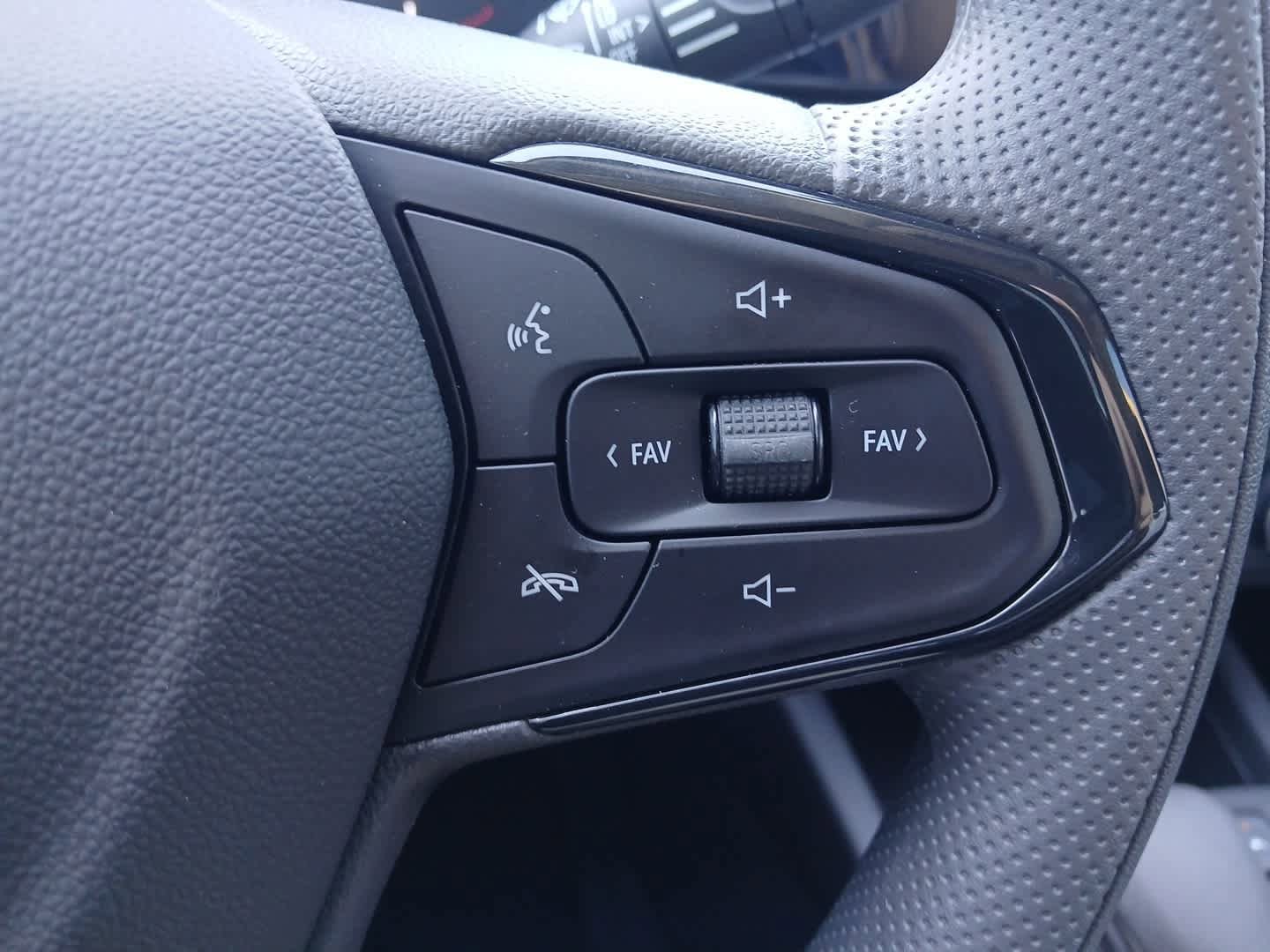 New 2026 Chevrolet Trax LS w/ LS Convenience Package FWD image 23